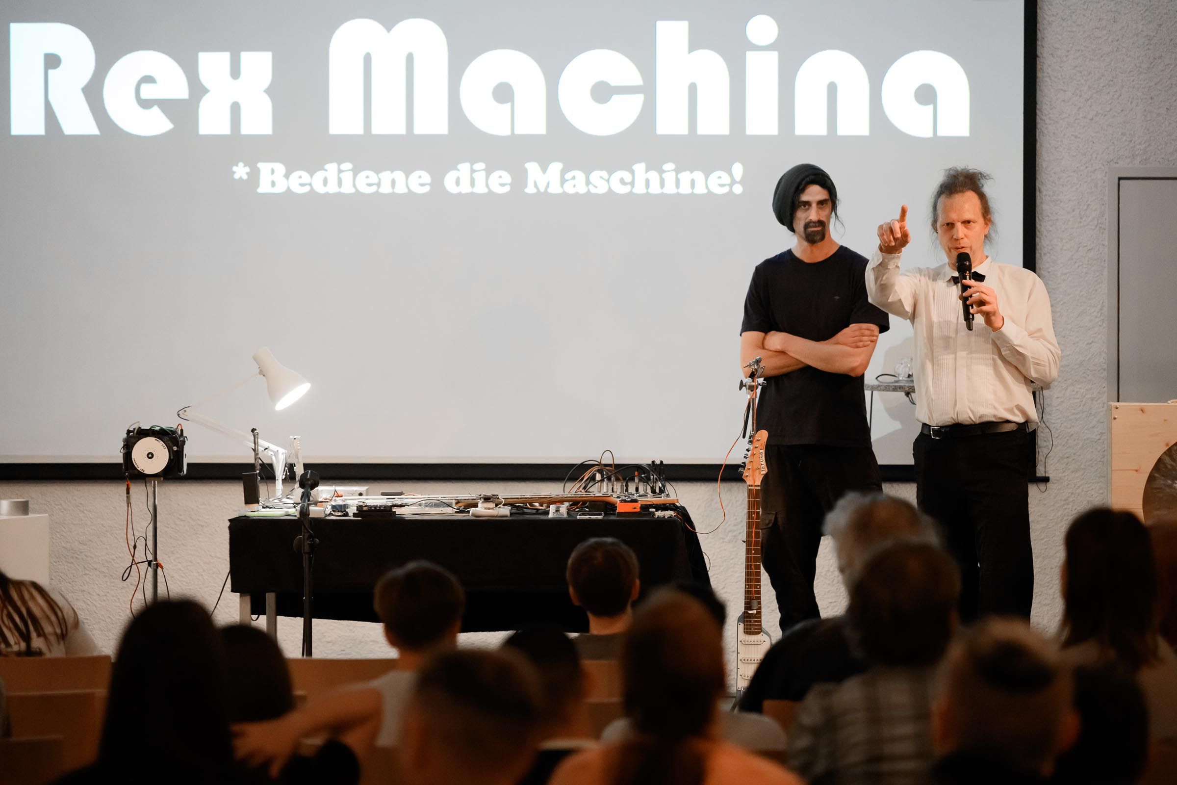Sprachspiel. Biennale West.
